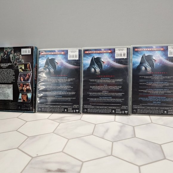 BATTLESTAR GALACTICA Collector Series Seasons 2, 2.5, 3, Razor, 4&4.5 -19 discs. - Picture 8 of 14